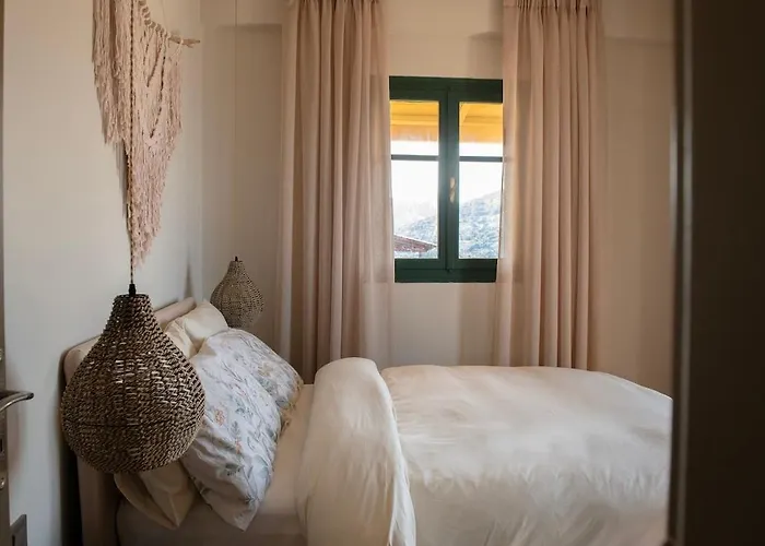 Cyanic Horizon بيت للعطل *